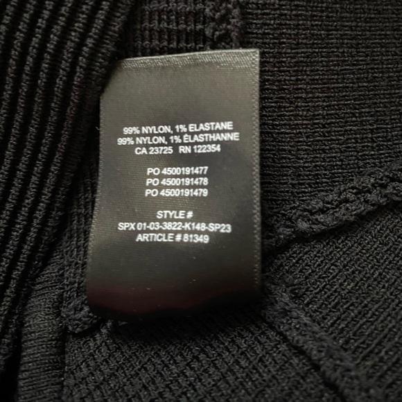 ARITZIA BABATON Black Sculpt Knit Deep V Tank Top Women’s Size L - Picture 10 of 10